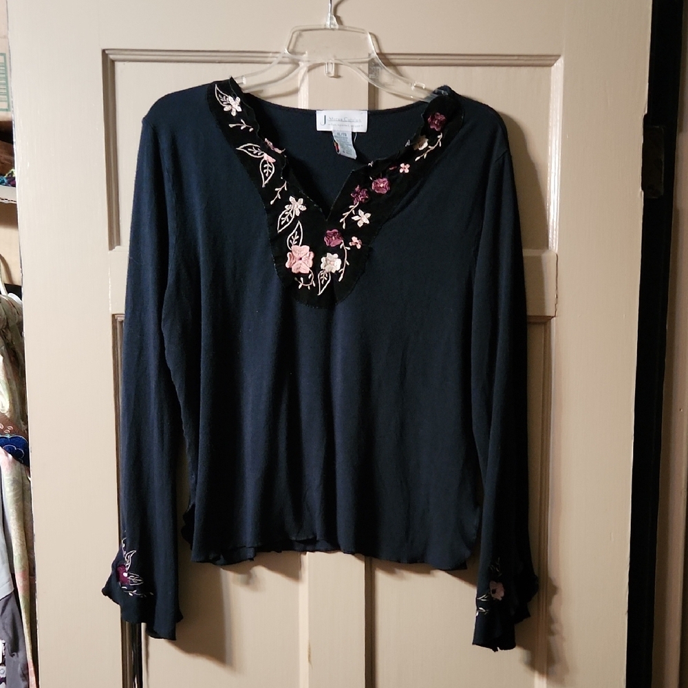 J Marco Catalog Black Velvet Embroidered Top Size XL